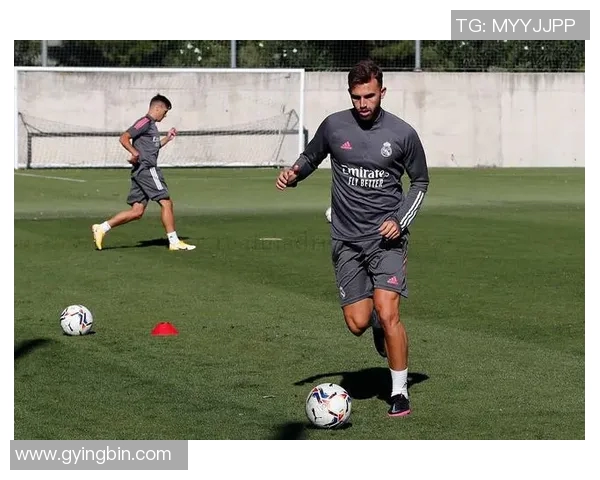 克罗斯在足球世界的影响力与成就分析:从天才少年到传奇中场的成长之路 克罗斯在足球世界的影响力与成就分析:从天才少年到传奇中场的成长之路