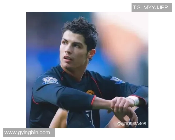 足球明星们的西装魅力展现时尚风采与运动精神的完美结合 足球明星们的西装魅力展现时尚风采与运动精神的完美结合